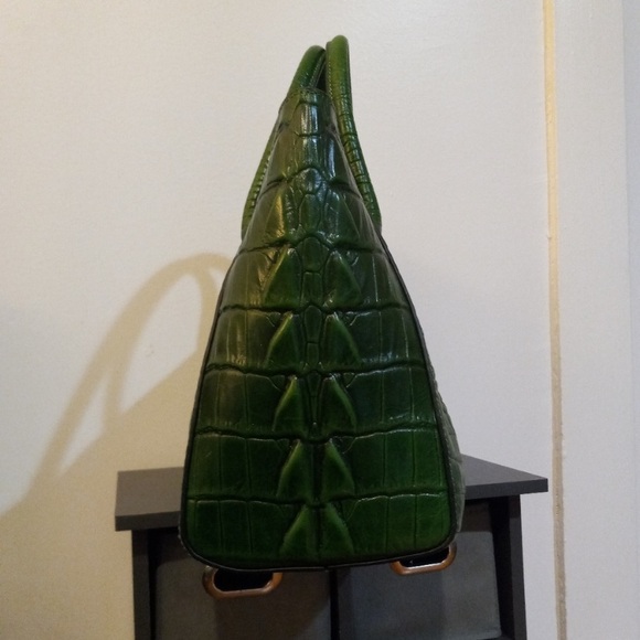 Pijushi croc embossed leather bag - Picture 9 of 15